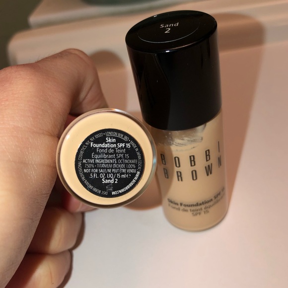 Bobbi Brown Foundation - Picture 4 of 4